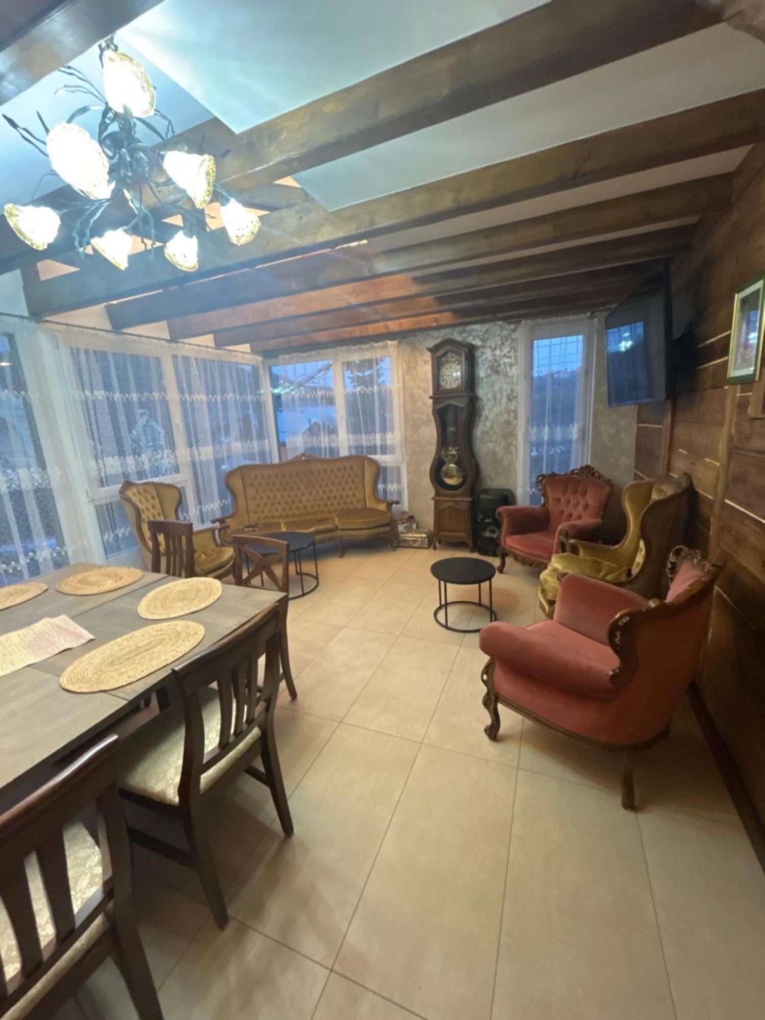 Hotel Casa Cu Magnolii à Poienile Izei Extérieur photo